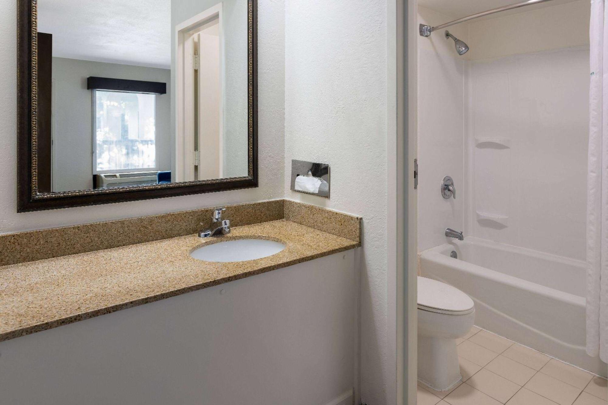 Baymont By Wyndham Camp Lejeune Jacksonville Ngoại thất bức ảnh